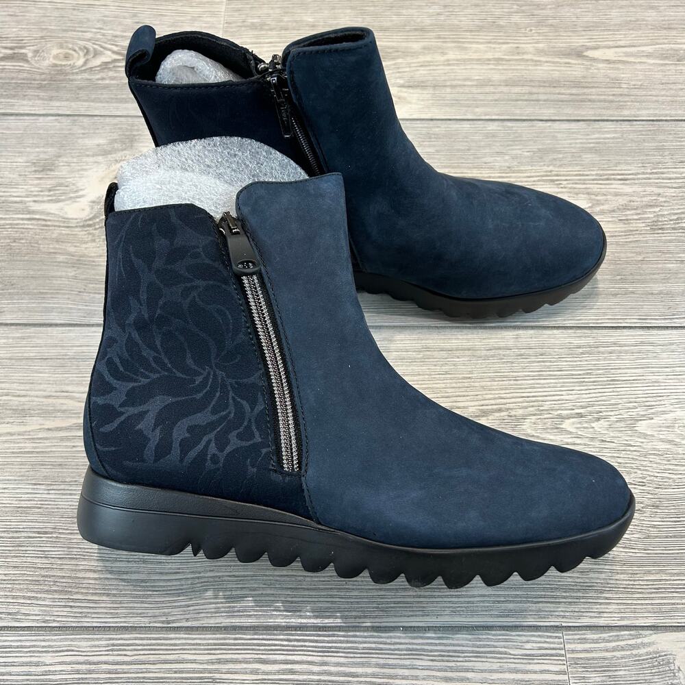 Munro Ashcroft Waterproof Booties - Blue Floral - Size 8.5